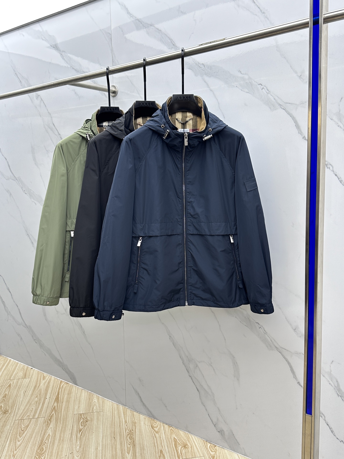 “Berberey Bubrey 2025s New Hat Jackets: Stylish, Comfortable, Durable Sports Item” - 图片 1