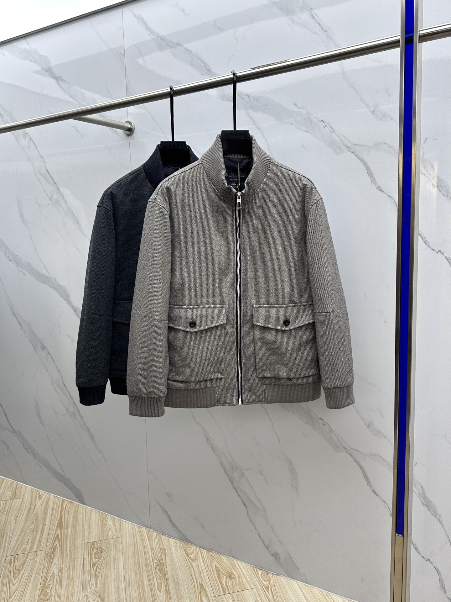  羽绒服🆕Loro Piana 2025ss秋冬新款独家最新时尚秋冬羽绒立领外套。 老钱风经典设计感与颜