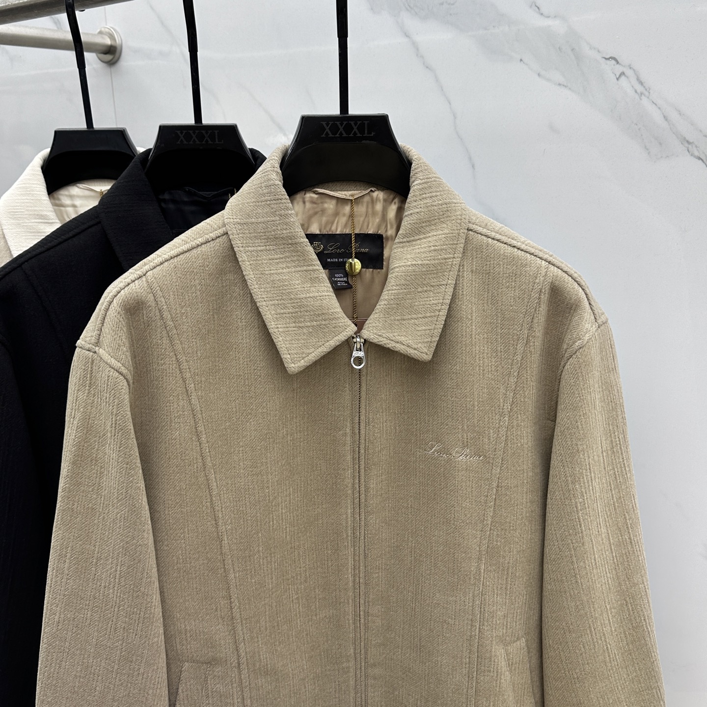 。🆕lP🆕 ss秋冬新款发布 lP🆕翻领夹克外套，秋季爆款夹薄棉夹克，穿上就是舒适自在又显瘦的存在，慵懒