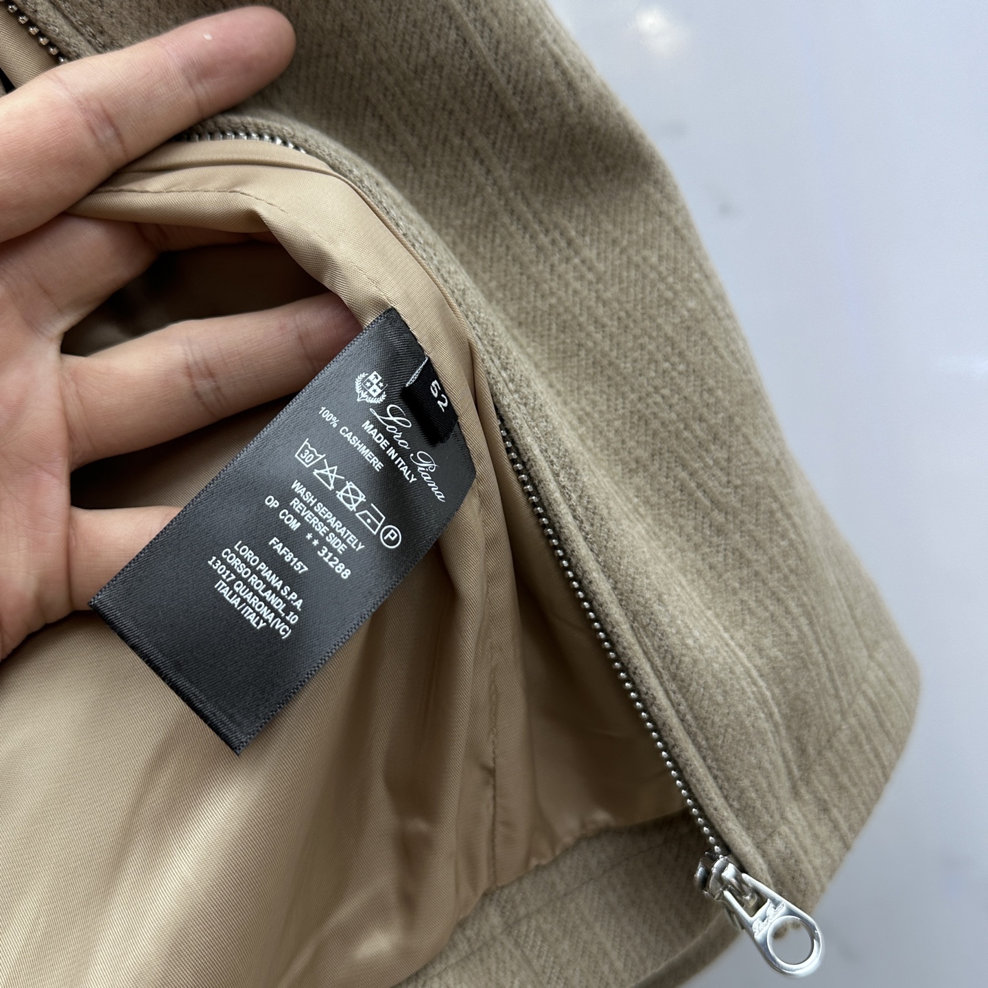 。🆕lP🆕 ss秋冬新款发布 lP🆕翻领夹克外套，秋季爆款夹薄棉夹克，穿上就是舒适自在又显瘦的存在，慵懒