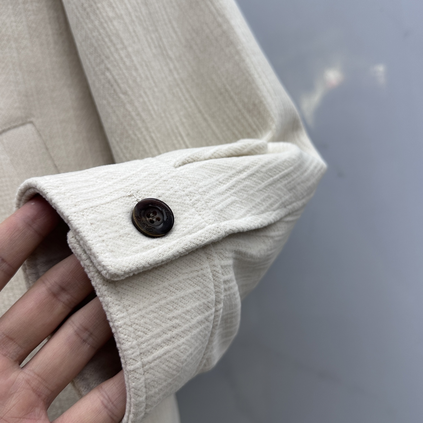 。 🆕lP🆕 ss秋冬新款发布 lP🆕翻领夹克外套，秋季爆款夹薄棉夹克，穿上就是舒适自在又显瘦的存在，慵