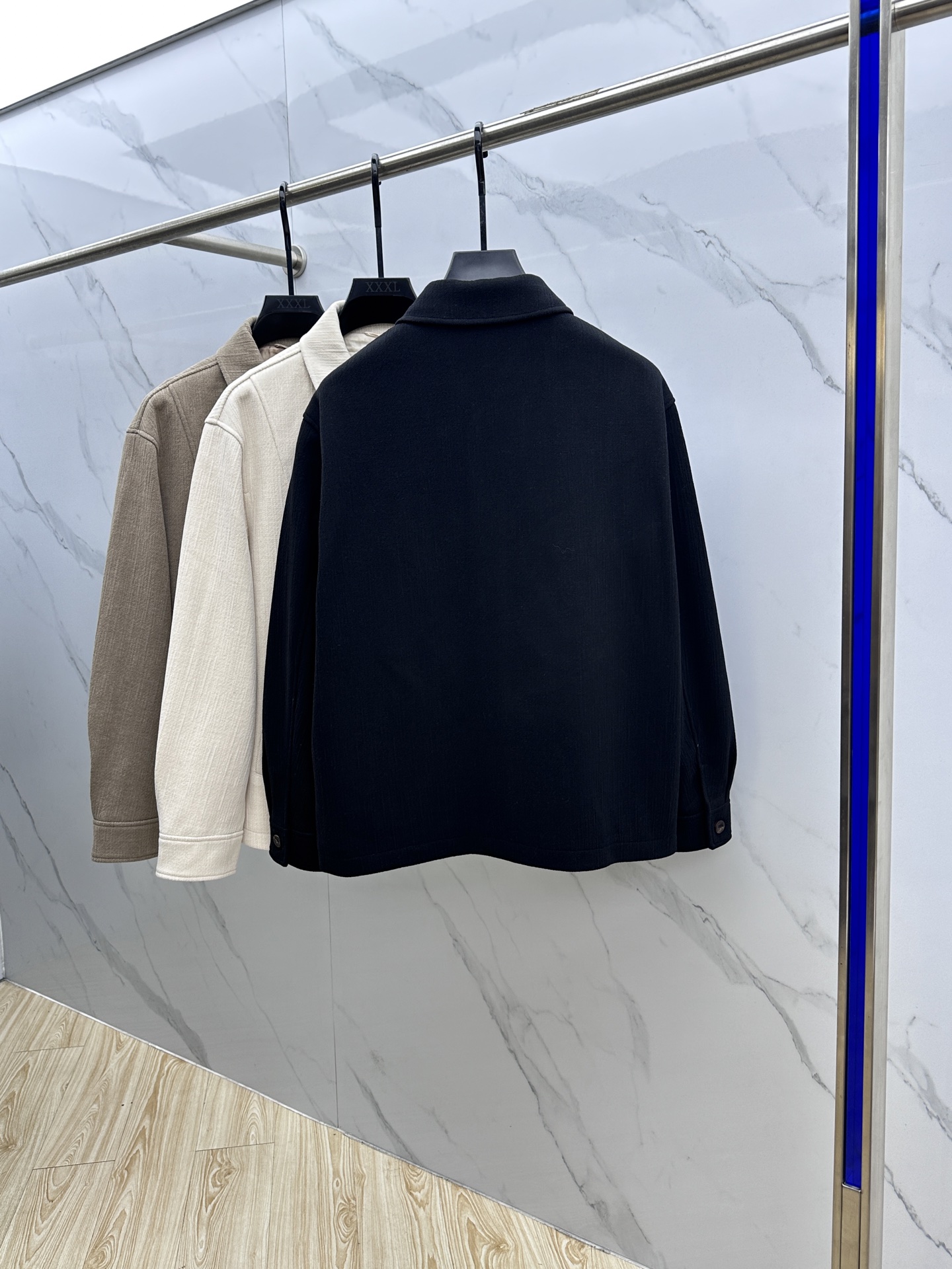 。🆕lP🆕 ss秋冬新款发布 lP🆕翻领夹克外套，秋季爆款夹薄棉夹克，穿上就是舒适自在又显瘦的存在，慵懒