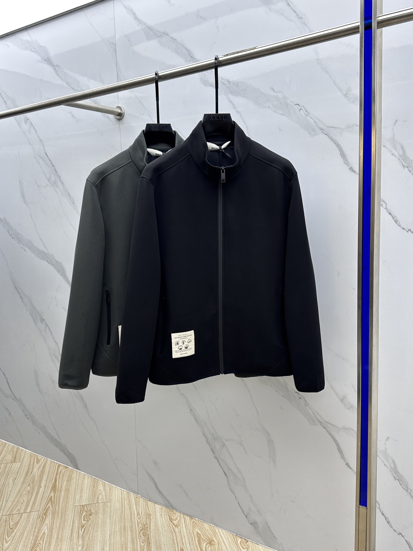 NO:515334,ZENGA *Jenia 2025ss early autumn new stand-up collar jacket!  Exclusive customized air-layer cotton fabric, simple and elegant, clean and neat tailored, soft and dry, and the upper body effect is crisp and stylish. The three-dimensional cutting process and the pattern are all high-standard and appropriate silhouette versions!  It is not tight yet. With so many top-level raw materials, we create high-end products with unparalleled value, and the upper body effect is super good!  hs size M-3XL, zegna, jackets & coats, jackets & coats, alexander wang19860909ZENGA *杰尼亚 2025ss早秋新品立领外套夹克！独家定制空气层棉面料,简单大方 干净利落剪裁 ,手感软糯干爽,上身效果挺括有型.立体裁剪工艺,版型上都是高标准,恰当好处的廓型版！又恰恰不紧绷,如此众多的顶级原料,打造出价值感无与伦比的高端产品,上身效果超级好看！hs 尺码M-3XL,,zegna,jackets & coats,jackets & coats,alexander wang,Men's clothing