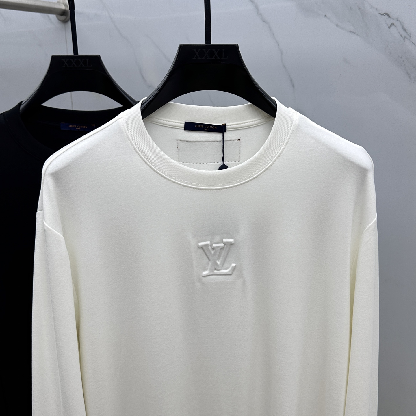 🆕1V*路易威登 驴家 2025秋冬新款男装打底长T🌟凹凸字母立体压纹识标贴布刺绣他休闲宽松长袖打底衫 