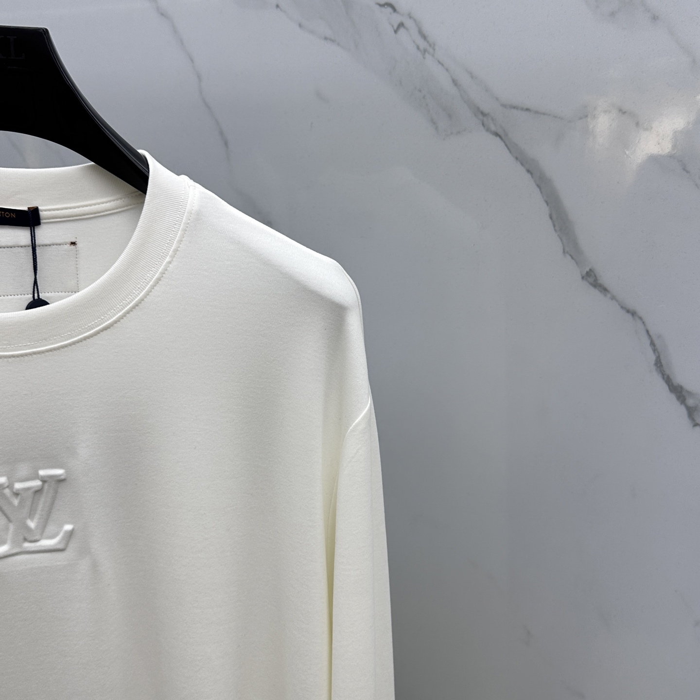 🆕1V*路易威登 驴家 2025秋冬新款男装打底长T🌟凹凸字母立体压纹识标贴布刺绣他休闲宽松长袖打底衫 