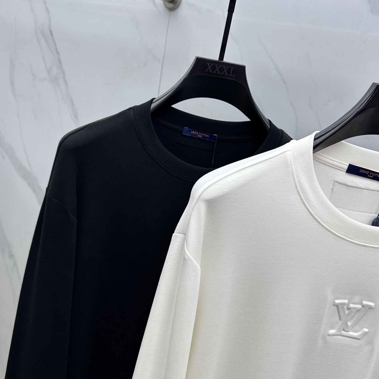 🆕1V*路易威登 驴家 2025秋冬新款男装打底长T🌟凹凸字母立体压纹识标贴布刺绣他休闲宽松长袖打底衫 