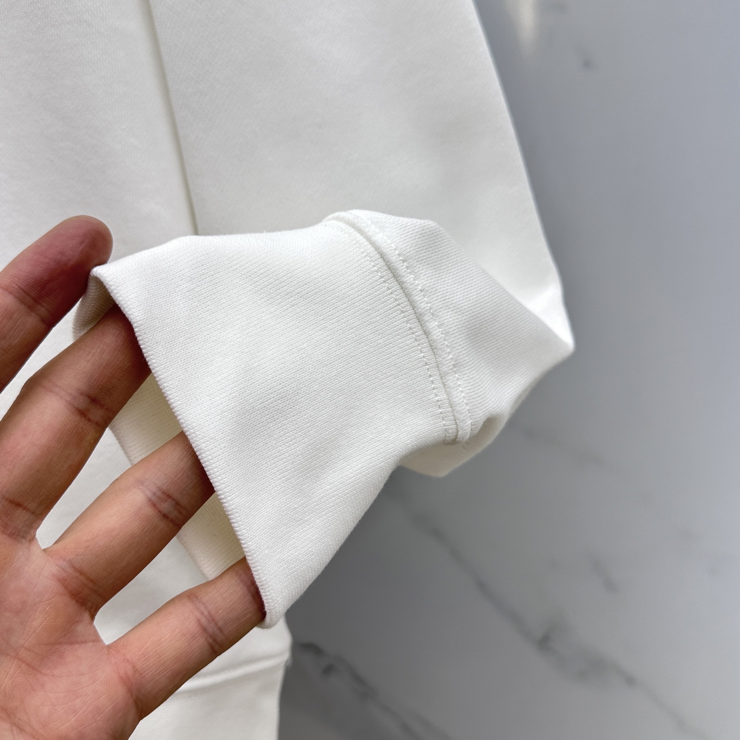 🆕1V*路易威登 25FW早秋新款圆领卫衣，男女同款！独特吸引人的眼球，这一款卫衣品相品质都在线，舒适度