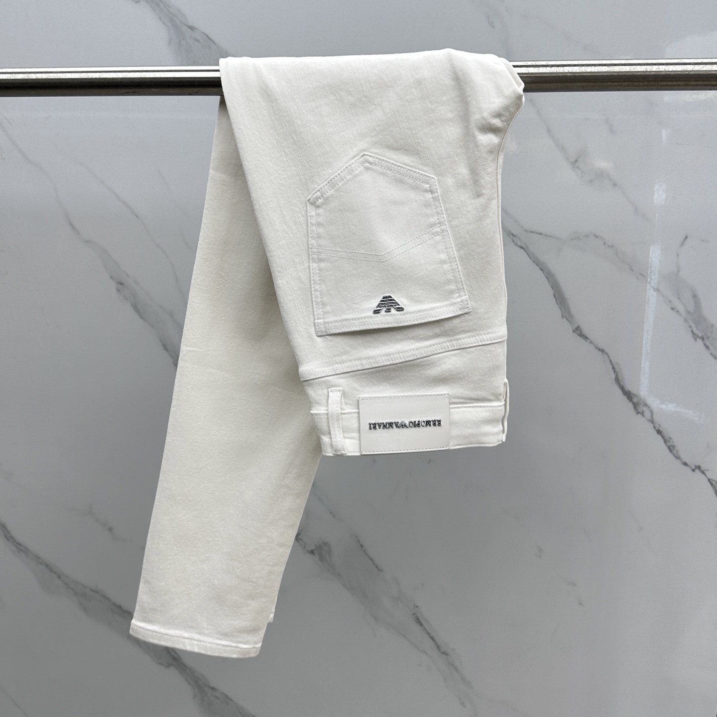  🆕Amani阿玛尼🔥高端定制、2025早秋最新款牛仔裤 柜台同步发售 原版定制复刻 客供五金辅料 原单