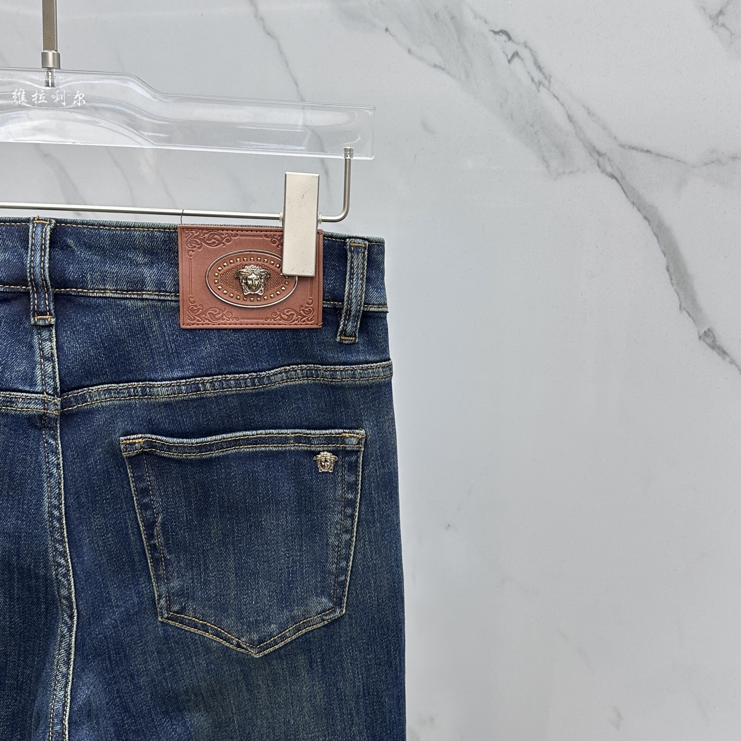  🆕Versace范思哲 🔥高端定制、2025早秋最新款牛仔裤 柜台同步发售 原版定制复刻 客供五金辅料
