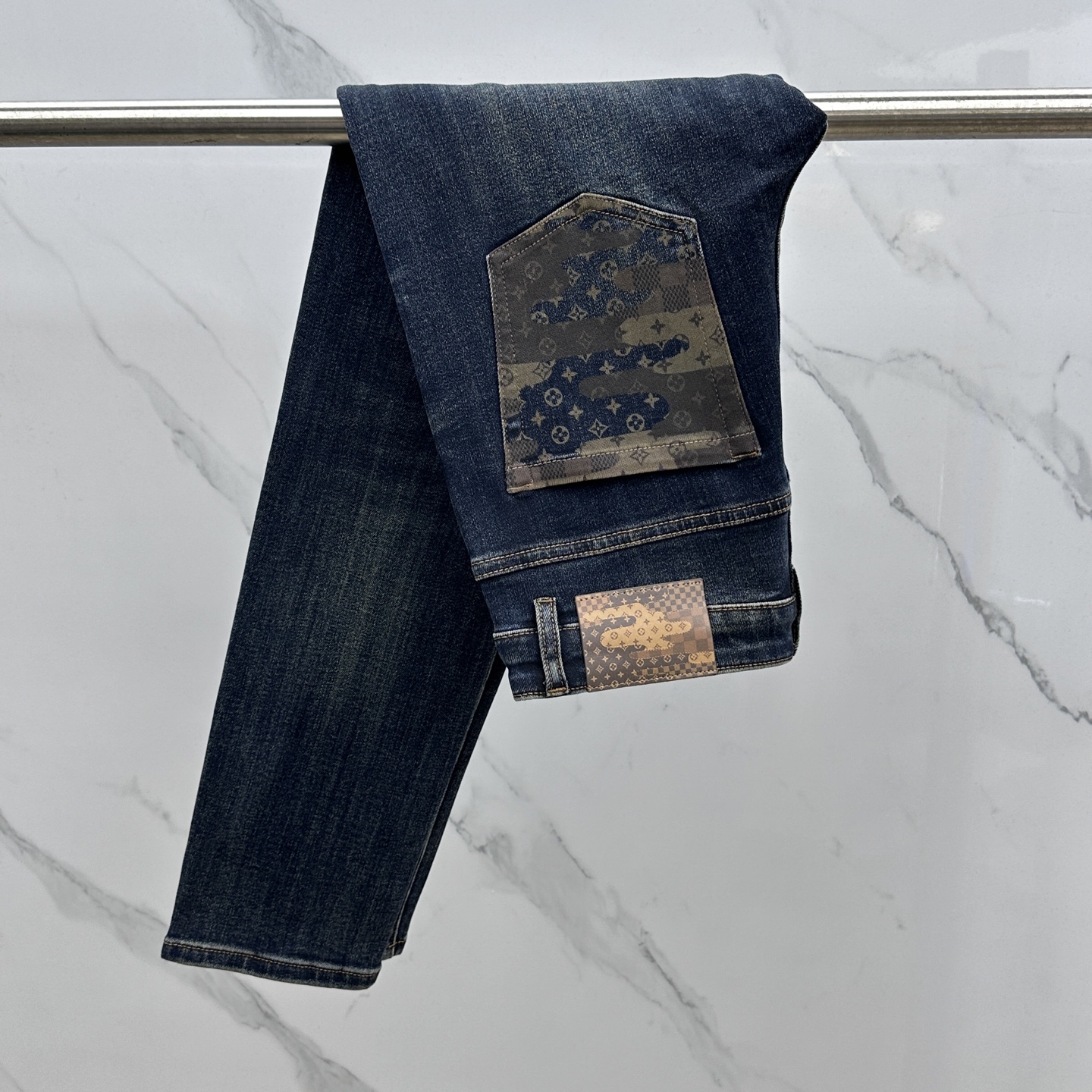  🆕1V*路易威登 🔥高端定制、2025早秋最新款牛仔裤 柜台同步发售 原版定制复刻 客供五金辅料 原单