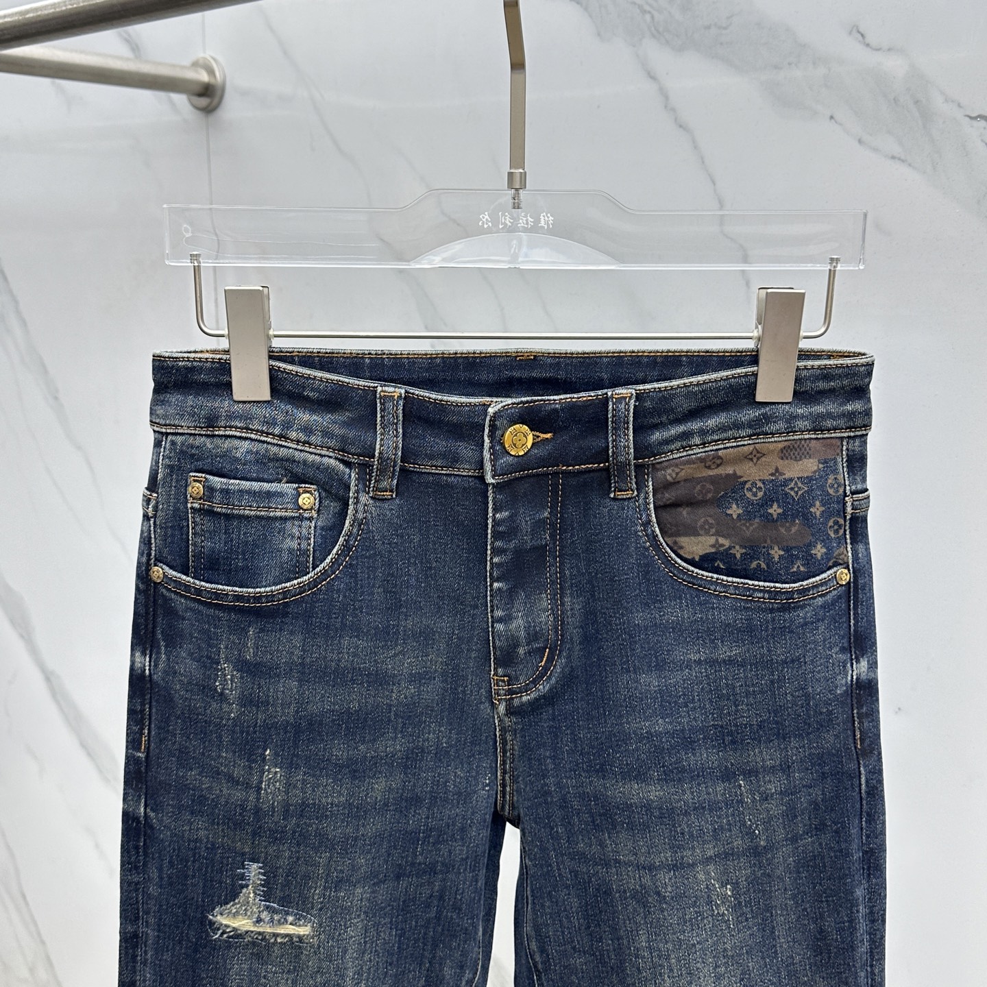  🆕1V*路易威登 🔥高端定制、2025早秋最新款牛仔裤 柜台同步发售 原版定制复刻 客供五金辅料 原单
