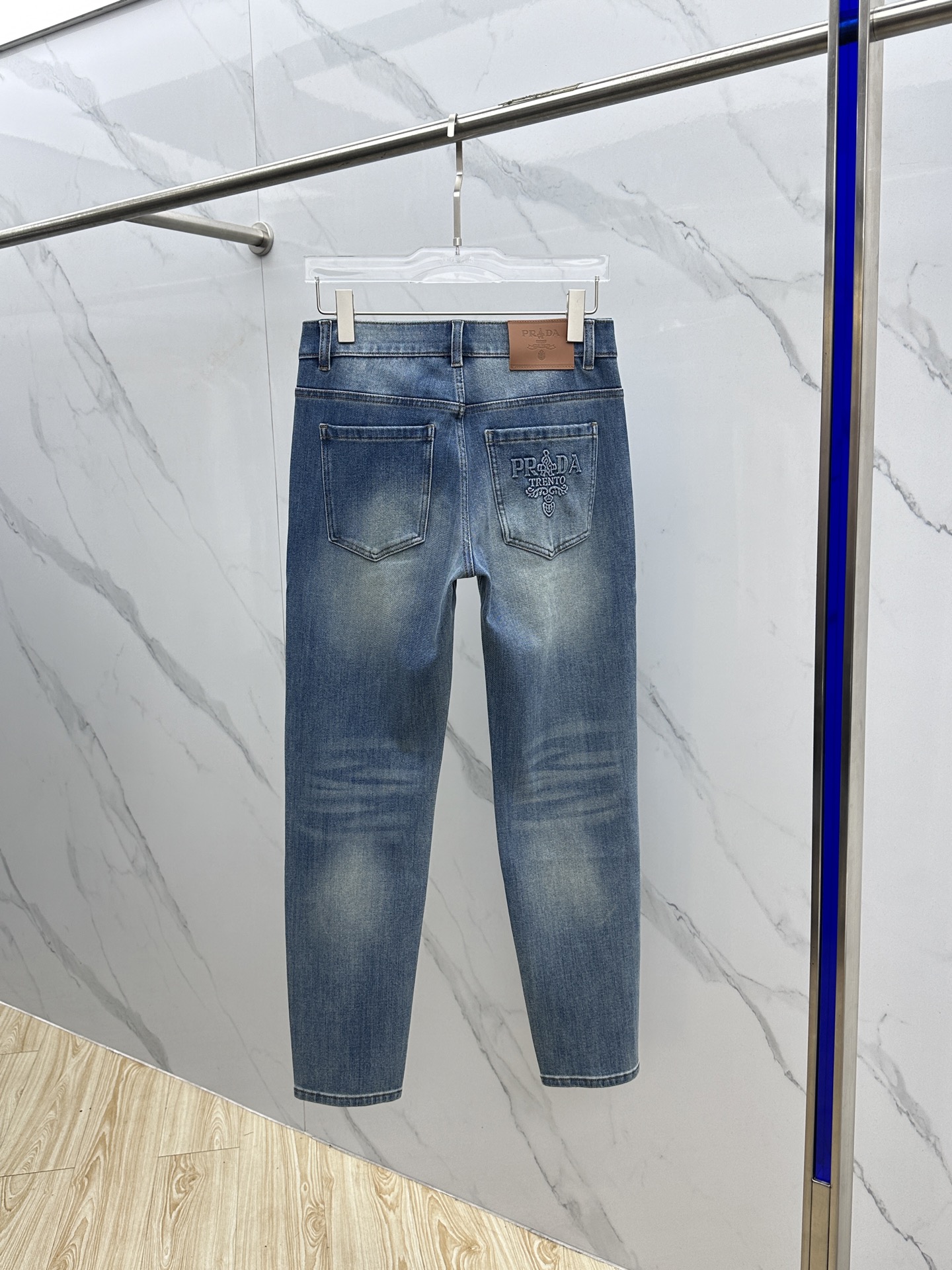  🆕Prada*普拉达  🔥高端定制、2025早秋最新款牛仔裤 柜台同步发售 原版定制复刻 客供五金辅料