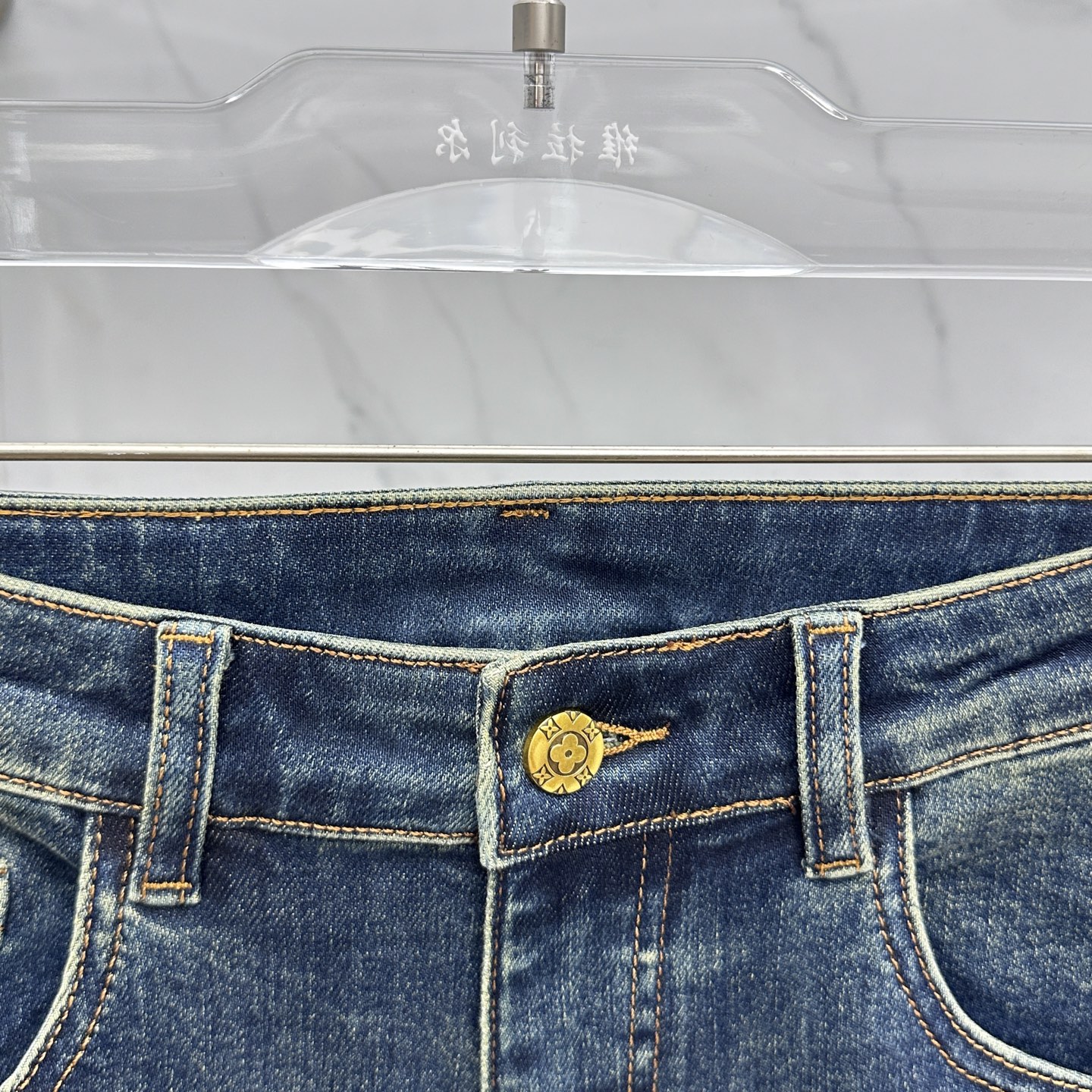  🆕1V*路易威登 🔥高端定制、2025早秋最新款牛仔裤 柜台同步发售 原版定制复刻 客供五金辅料 原单