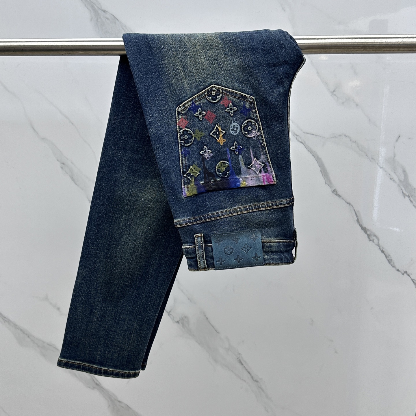  🆕1V*路易威登 🔥高端定制、2025早秋最新款牛仔裤 柜台同步发售 原版定制复刻 客供五金辅料 原单