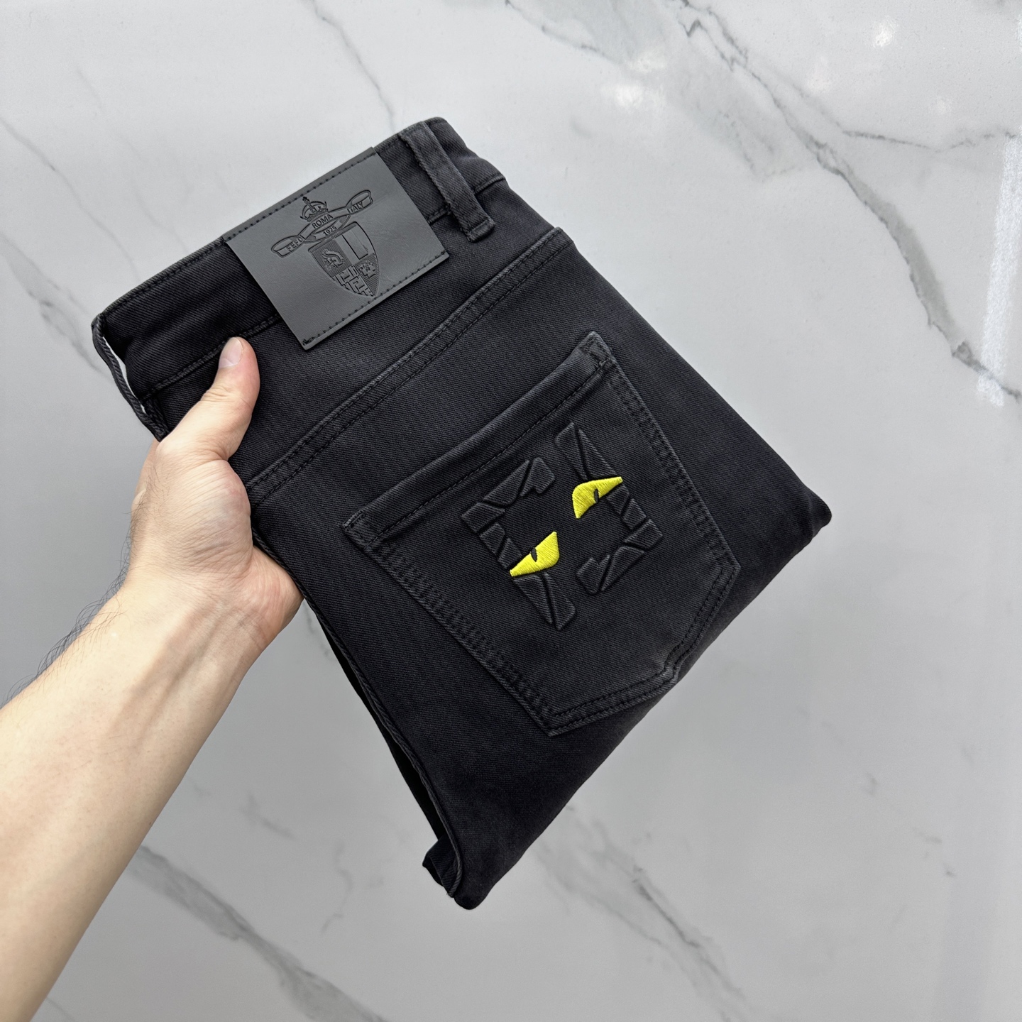  🆕Fendi芬迪 🔥高端定制、2025早秋最新款牛仔裤 柜台同步发售 原版定制复刻 客供五金辅料 原单