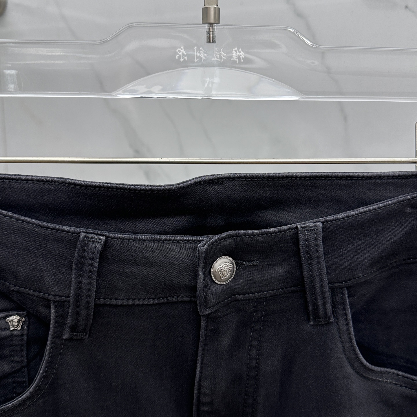  🆕Versace*范思哲 🔥高端定制、2025早秋最新款牛仔裤 柜台同步发售 原版定制复刻 客供五金辅