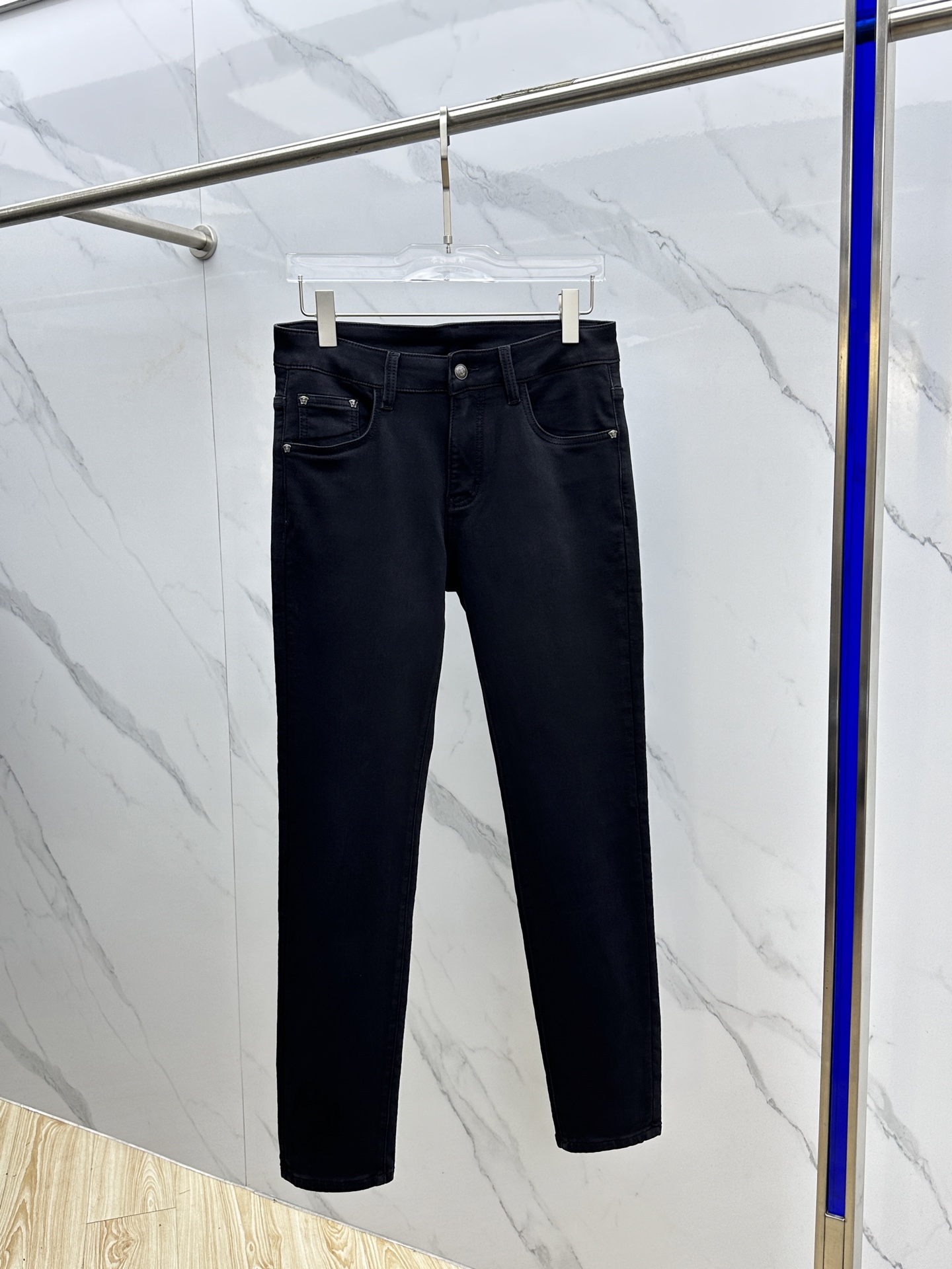  🆕Versace*范思哲 🔥高端定制、2025早秋最新款牛仔裤 柜台同步发售 原版定制复刻 客供五金辅