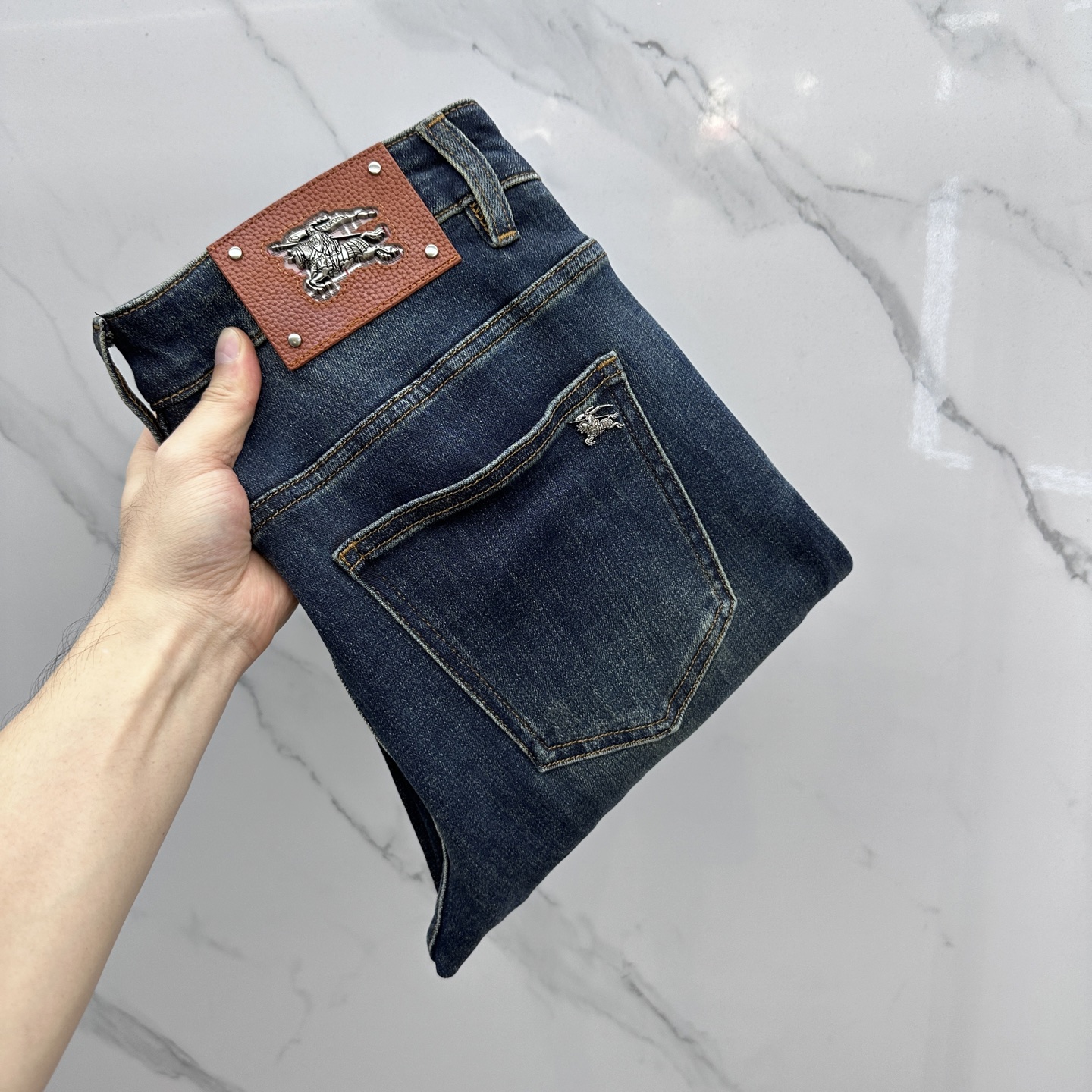  🆕Burberry巴宝莉 🔥高端定制、2025早秋最新款牛仔裤 柜台同步发售 原版定制复刻 客供五金辅