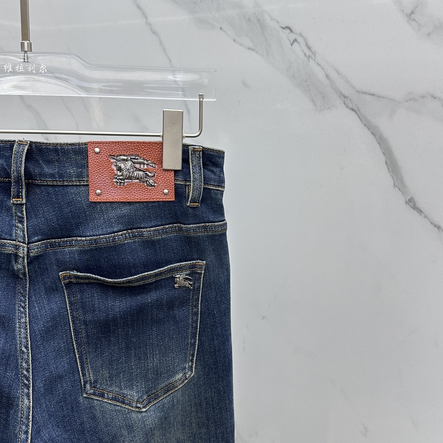  🆕Burberry巴宝莉 🔥高端定制、2025早秋最新款牛仔裤 柜台同步发售 原版定制复刻 客供五金辅