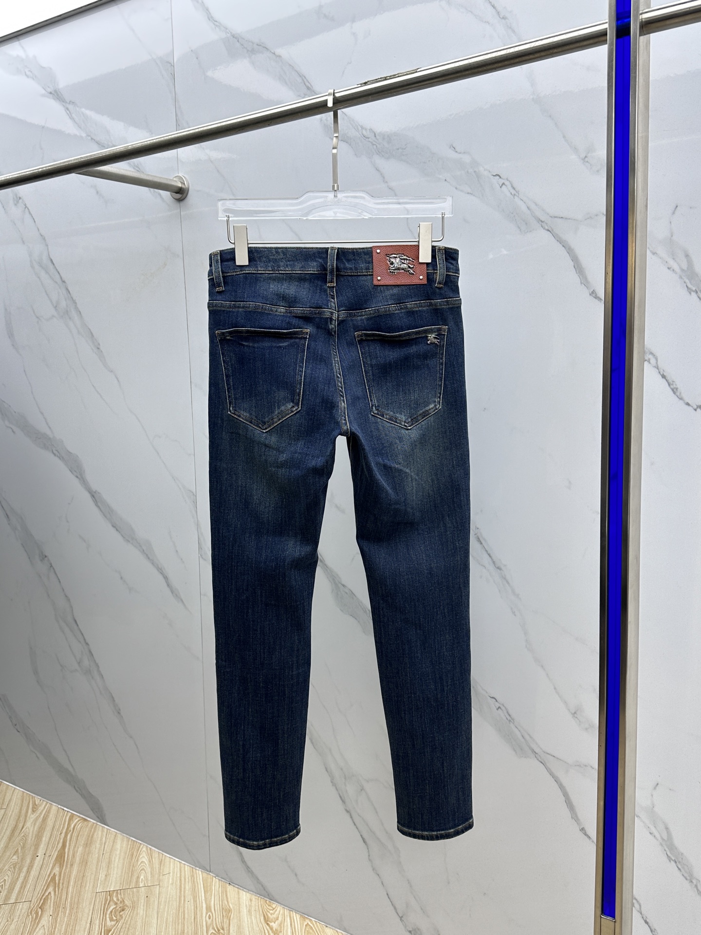  🆕Burberry巴宝莉 🔥高端定制、2025早秋最新款牛仔裤 柜台同步发售 原版定制复刻 客供五金辅