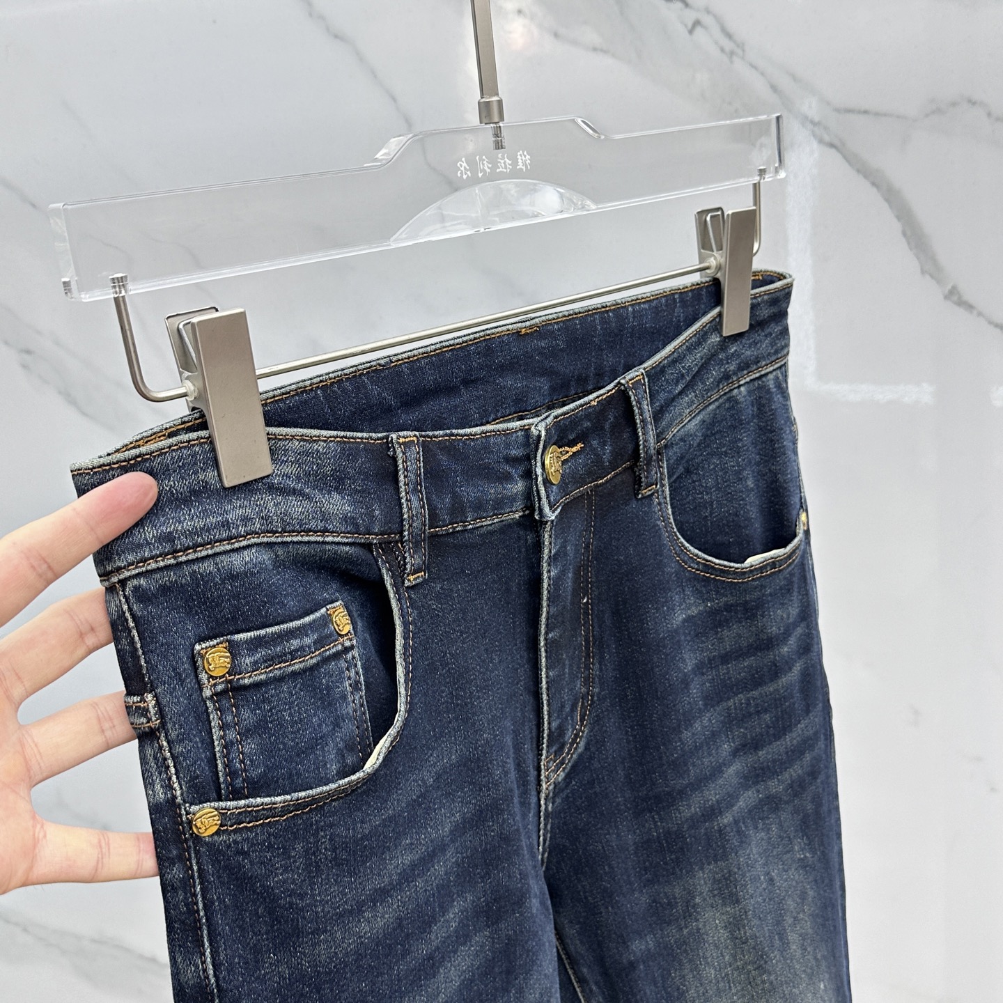  🆕Burberry巴宝莉 🔥高端定制、2025早秋最新款牛仔裤 柜台同步发售 原版定制复刻 客供五金辅