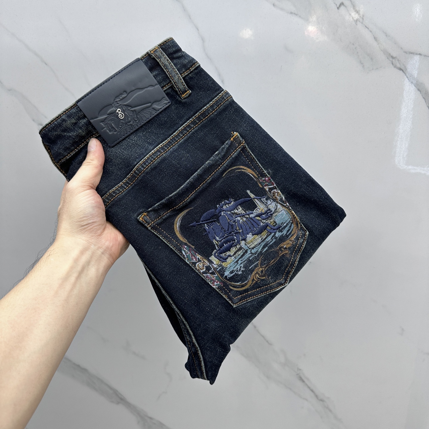  🆕Burberry巴宝莉 🔥高端定制、2025早秋最新款牛仔裤 柜台同步发售 原版定制复刻 客供五金辅