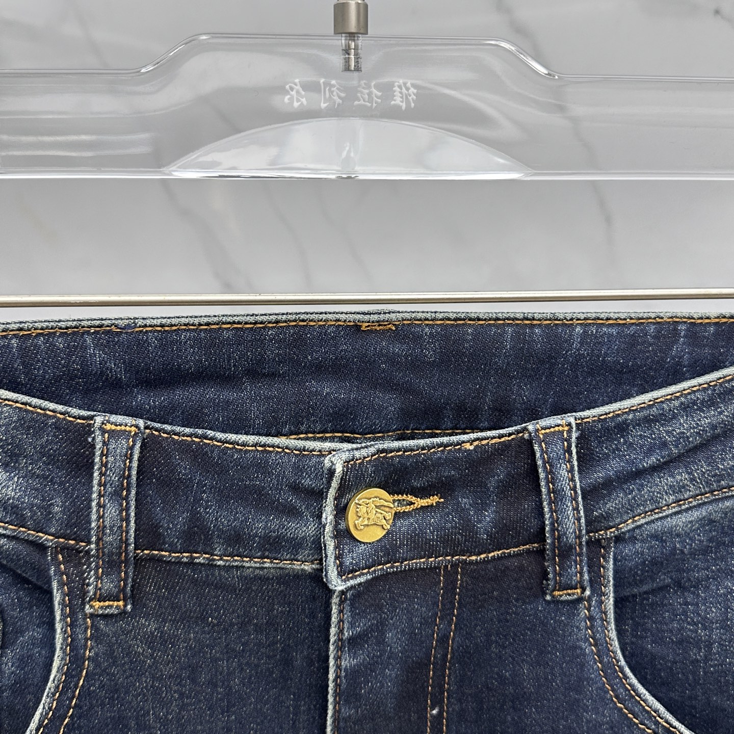  🆕Burberry巴宝莉 🔥高端定制、2025早秋最新款牛仔裤 柜台同步发售 原版定制复刻 客供五金辅