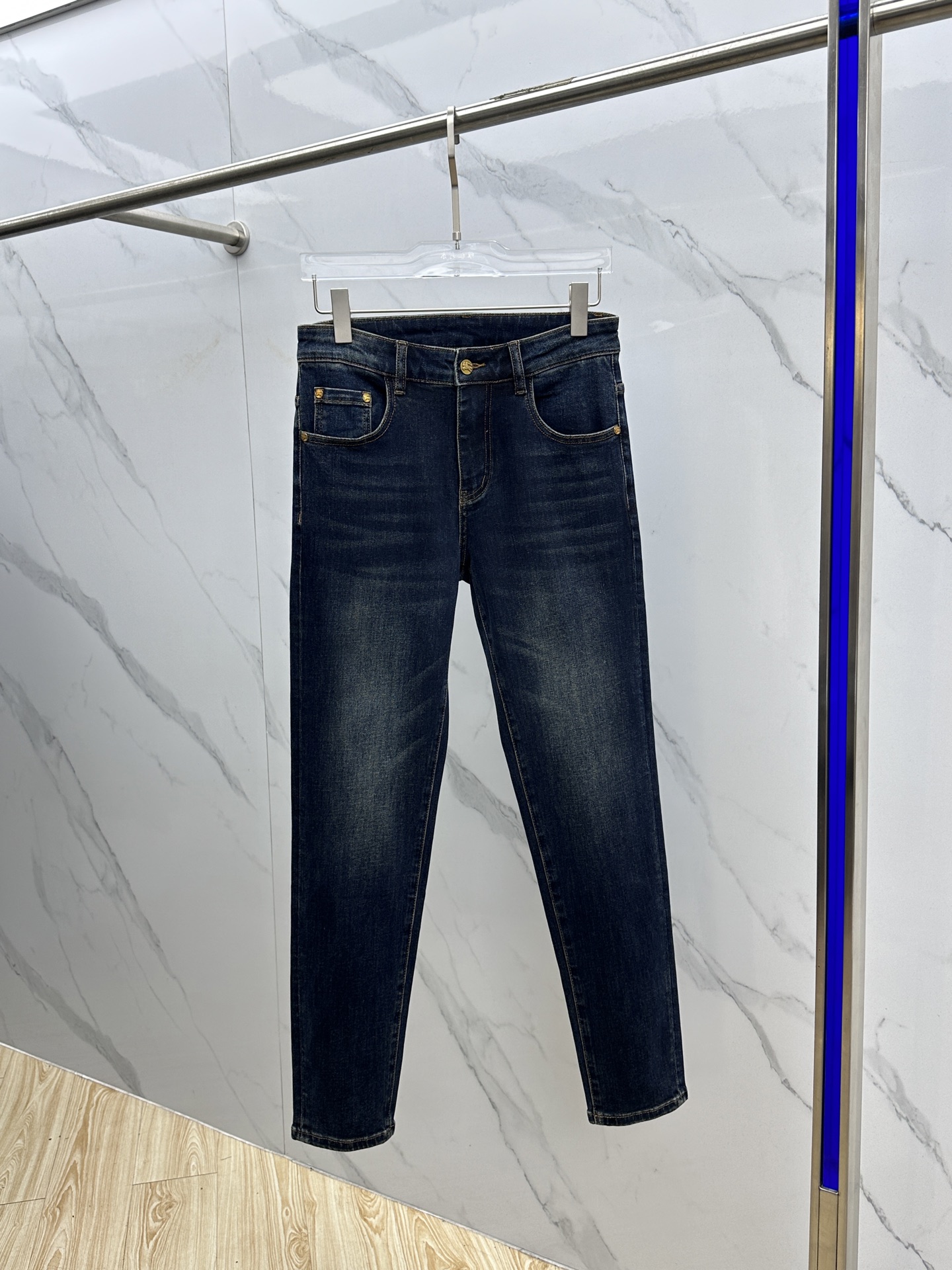  🆕Burberry巴宝莉 🔥高端定制、2025早秋最新款牛仔裤 柜台同步发售 原版定制复刻 客供五金辅