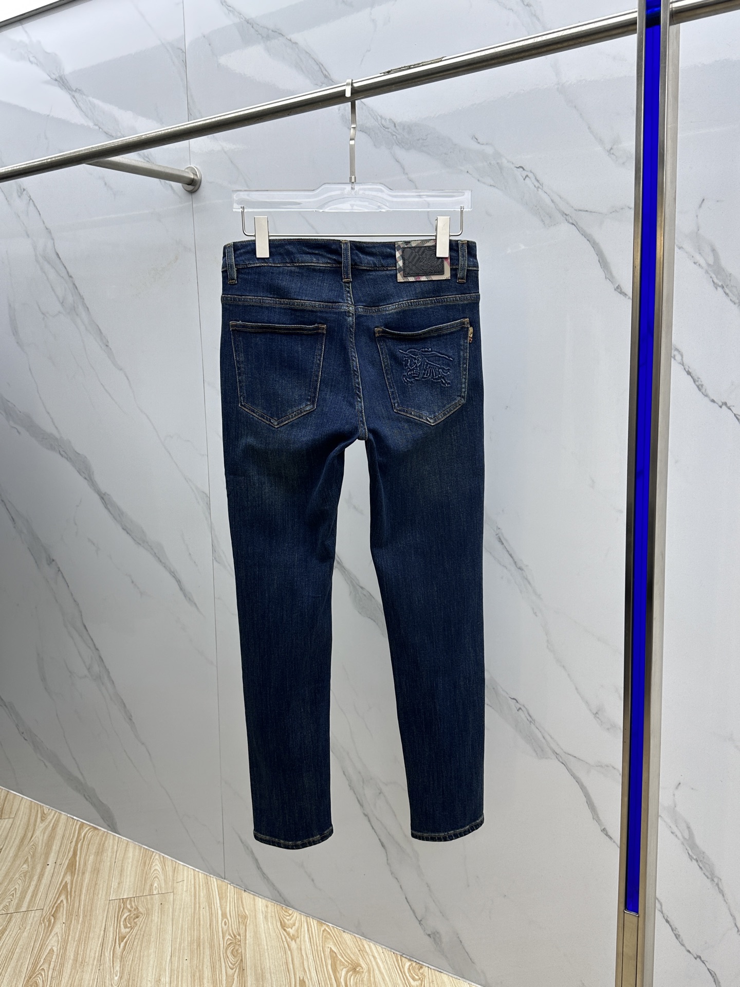  🆕Burberry巴宝莉 🔥高端定制、2025早秋最新款牛仔裤 柜台同步发售 原版定制复刻 客供五金辅