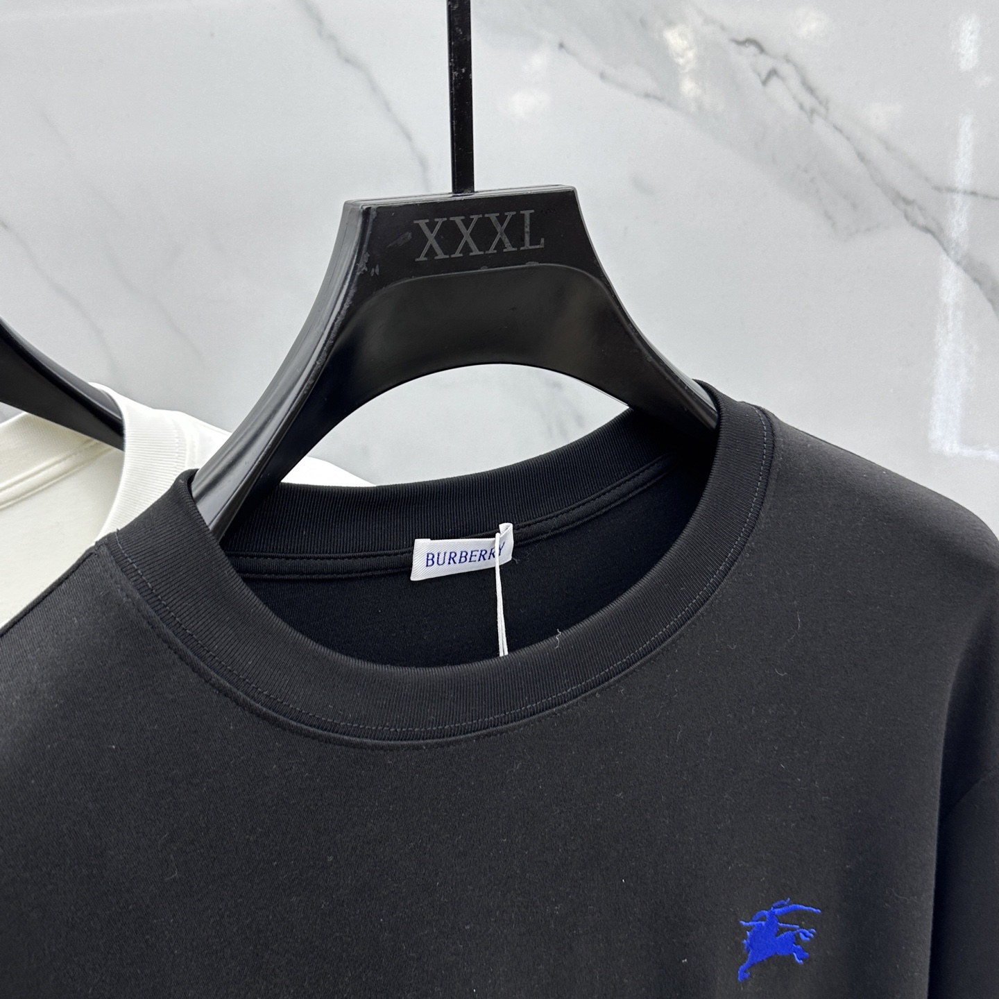 🆕Burberry巴宝莉 2025s早秋新款长袖T恤，基础款推荐！百搭战神！胸前B家经典战马蓝色图形立体
