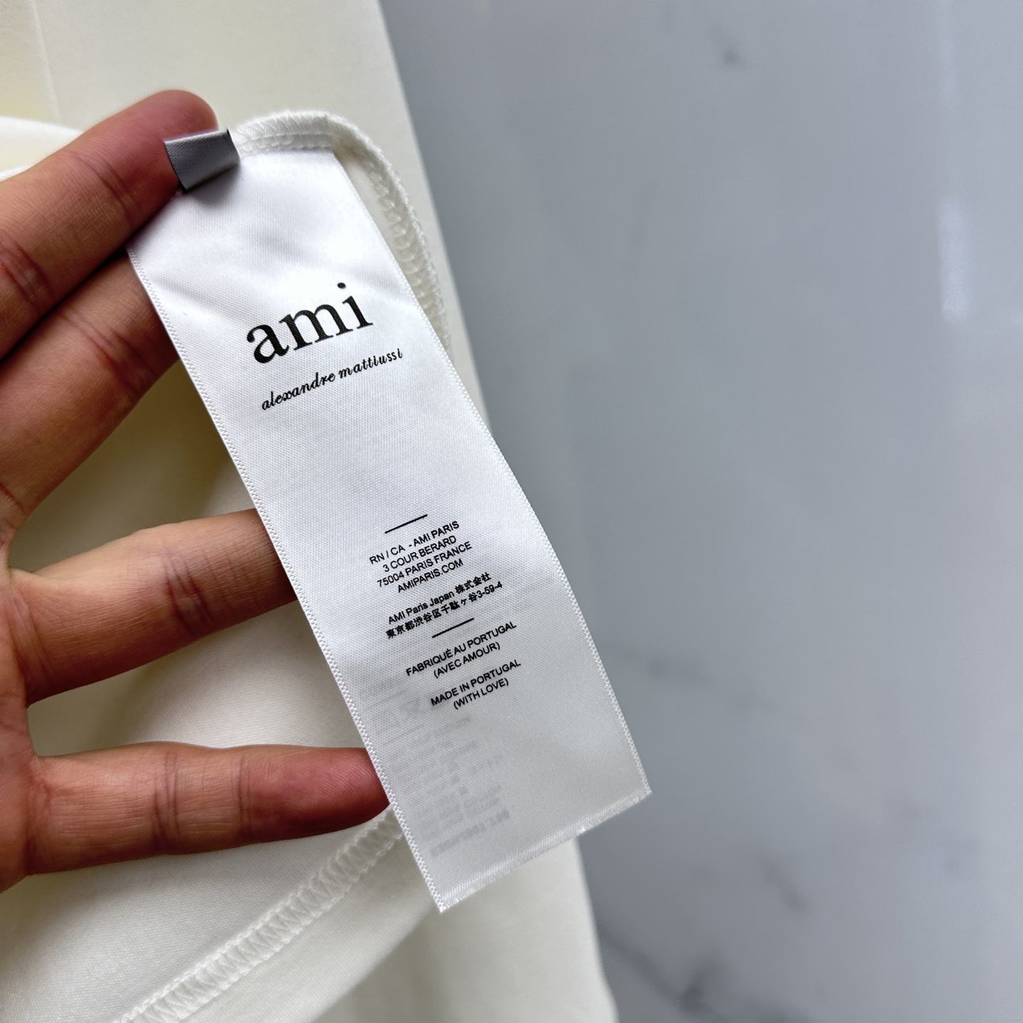🆕Ami 2025ss经典刺绣款圆领长袖T恤，爱心法式奢潮的主流文化传承简约的优作，具备十足的感染力。客