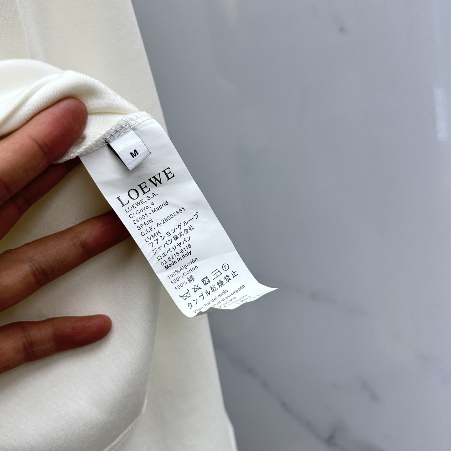  🆕Loewe 罗意威 2025s新款昂跑联名刺绣T恤，胸前字母图形立体绣花设计．字母logo立体搭配．