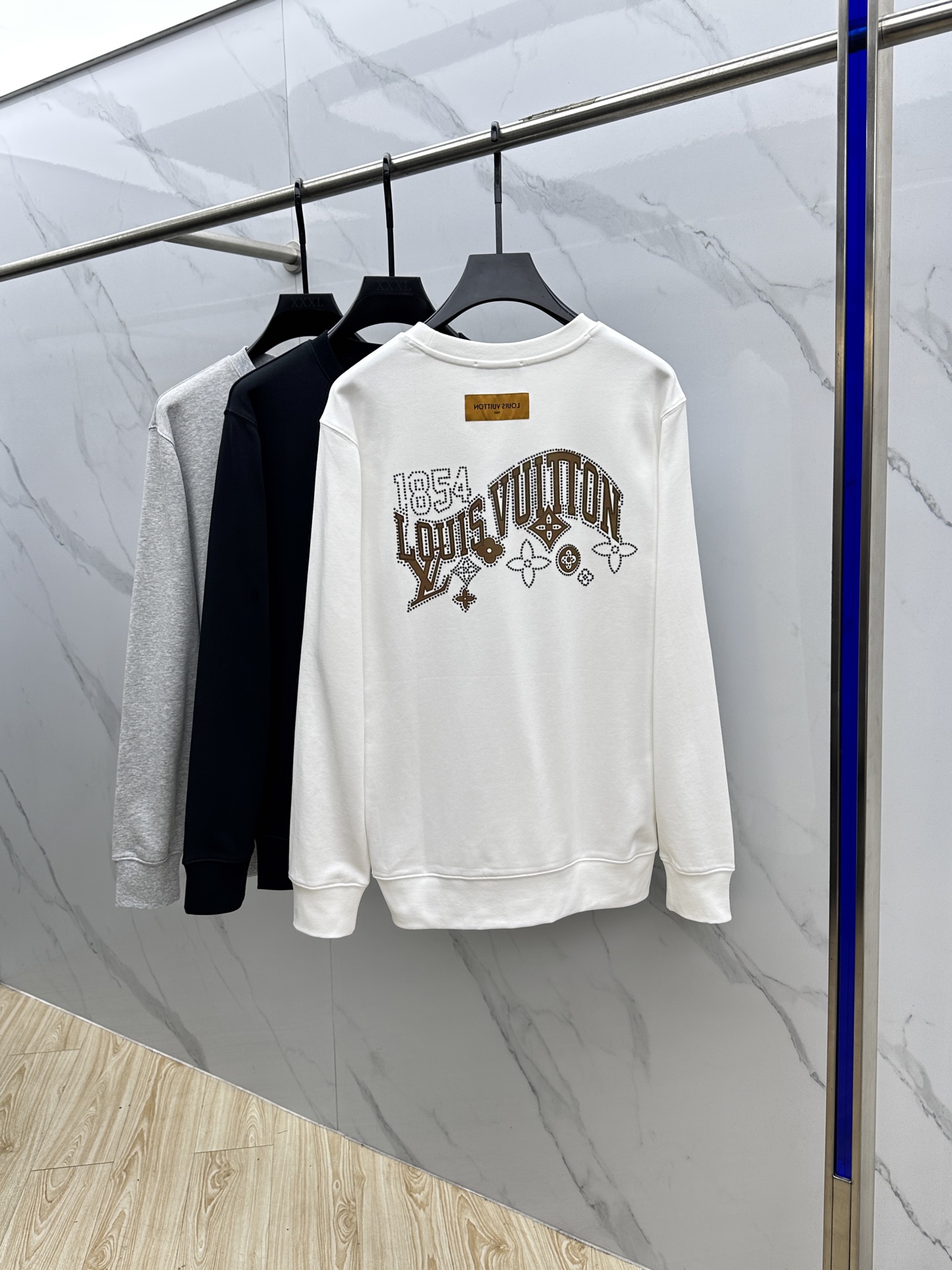  🆕1V*路易威登 25FW早秋新款圆领卫衣，男女同款！独特吸引人的眼球，这一款卫衣品相品质都在线，舒适