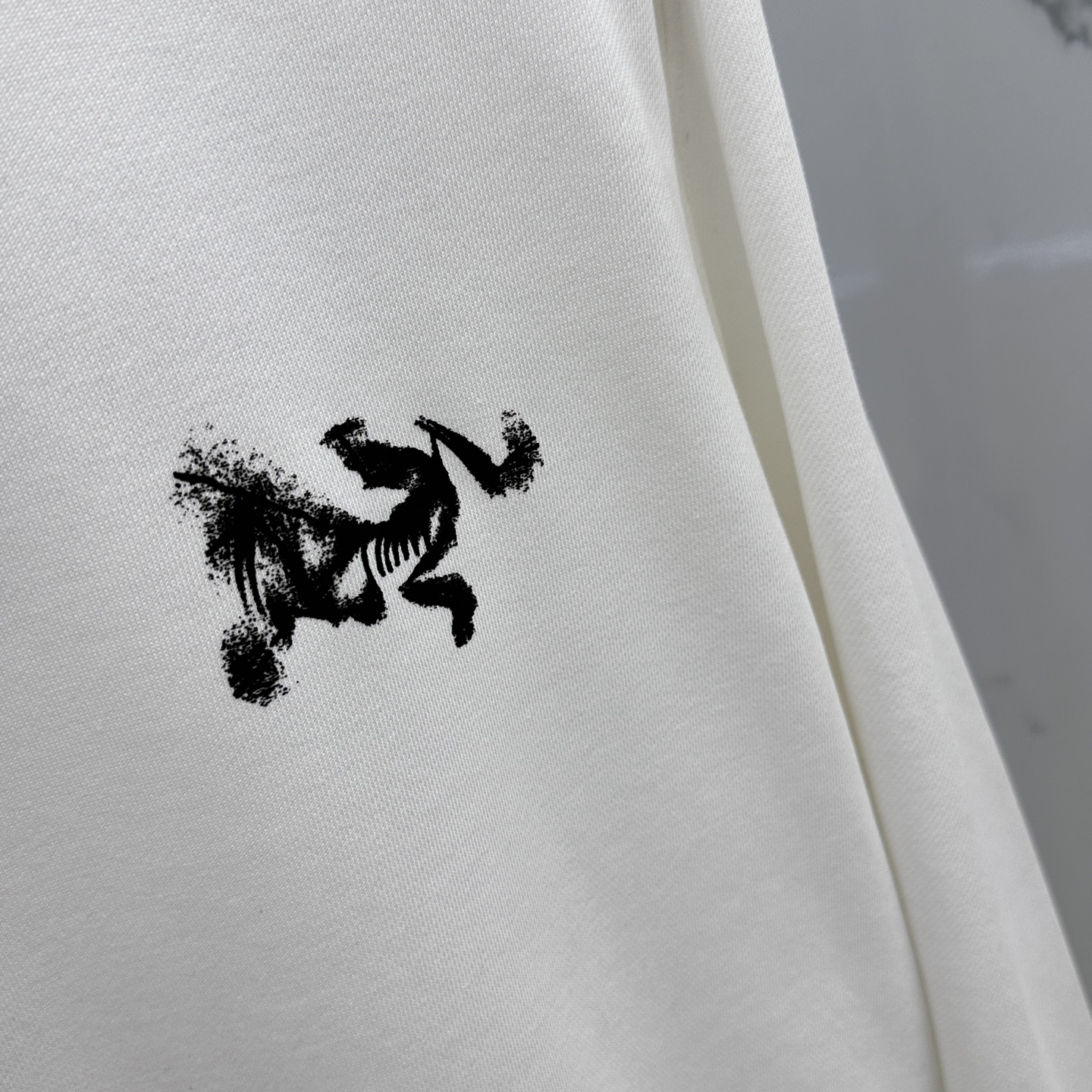  🆕ARC*始祖鸟 25FW早秋新款圆领卫衣，男女同款！独特吸引人的眼球，这一款卫衣品相品质都在线，舒适