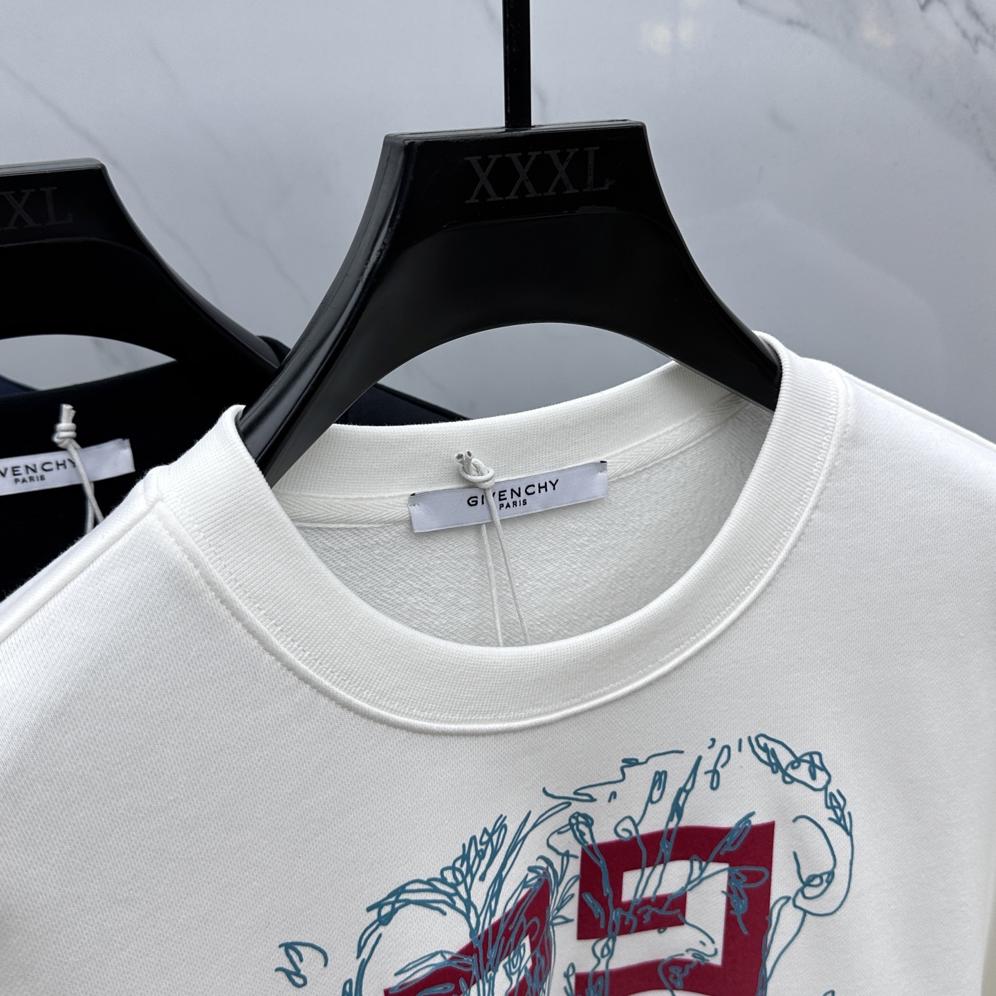 🆕GVC*纪梵希 25FW早秋新款圆领卫衣，男女同款！独特吸引人的眼球，这一款卫衣品相品质都在线，舒适度