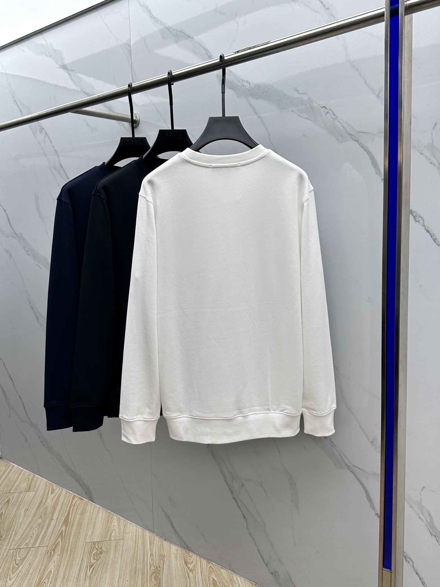 🆕GVC*纪梵希 25FW早秋新款圆领卫衣，男女同款！独特吸引人的眼球，这一款卫衣品相品质都在线，舒适度