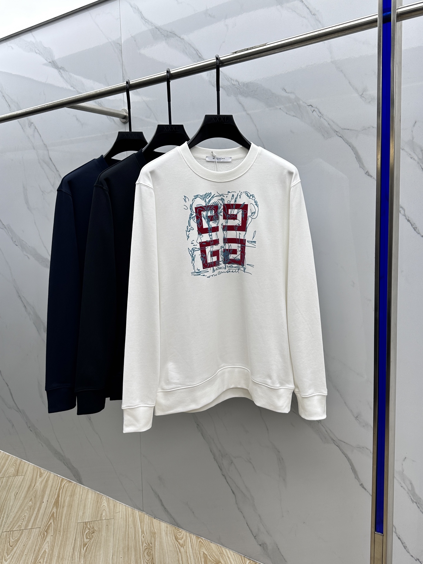 🆕GVC*纪梵希 25FW早秋新款圆领卫衣，男女同款！独特吸引人的眼球，这一款卫衣品相品质都在线，舒适度