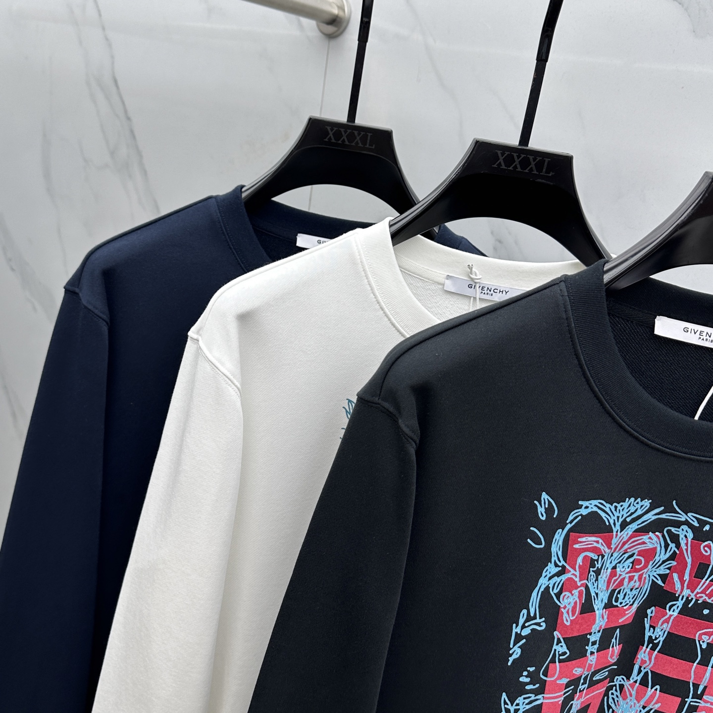 🆕GVC*纪梵希 25FW早秋新款圆领卫衣，男女同款！独特吸引人的眼球，这一款卫衣品相品质都在线，舒适度