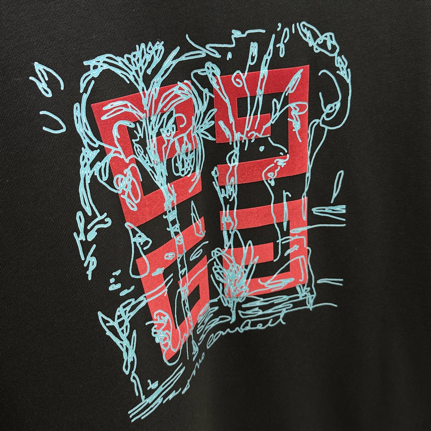 🆕GVC*纪梵希 25FW早秋新款圆领卫衣，男女同款！独特吸引人的眼球，这一款卫衣品相品质都在线，舒适度