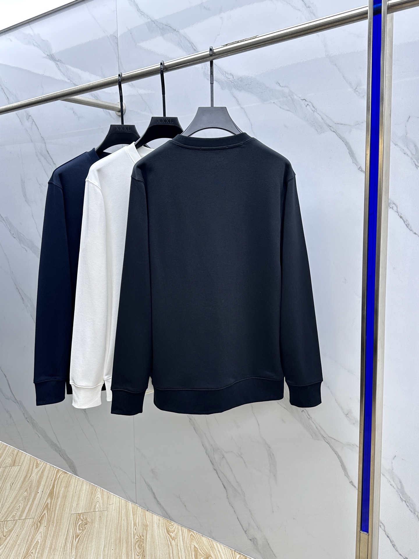 🆕GVC*纪梵希 25FW早秋新款圆领卫衣，男女同款！独特吸引人的眼球，这一款卫衣品相品质都在线，舒适度