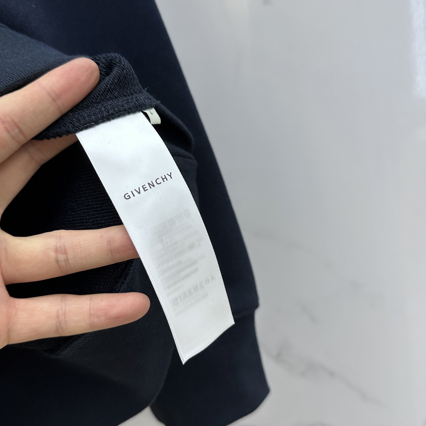 🆕GVC*纪梵希 25FW早秋新款圆领卫衣，男女同款！独特吸引人的眼球，这一款卫衣品相品质都在线，舒适度