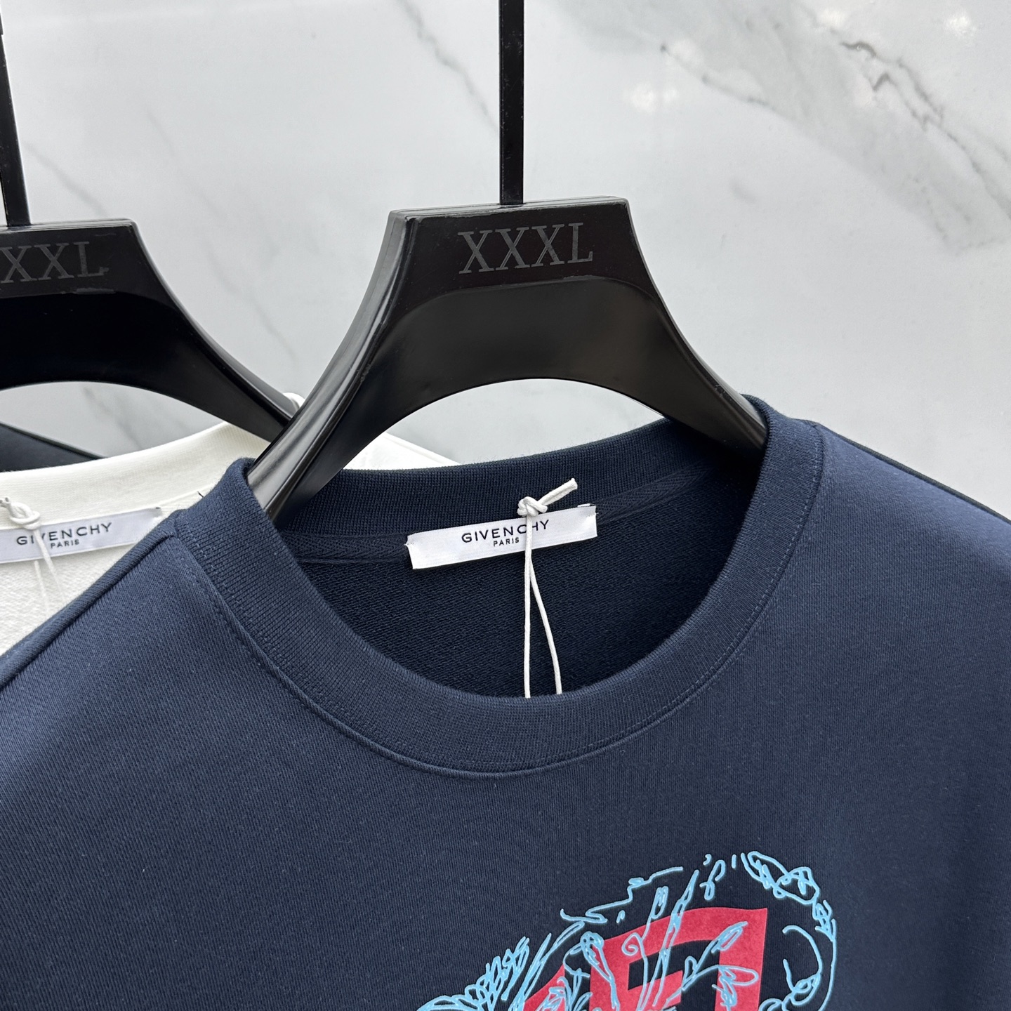 🆕GVC*纪梵希 25FW早秋新款圆领卫衣，男女同款！独特吸引人的眼球，这一款卫衣品相品质都在线，舒适度