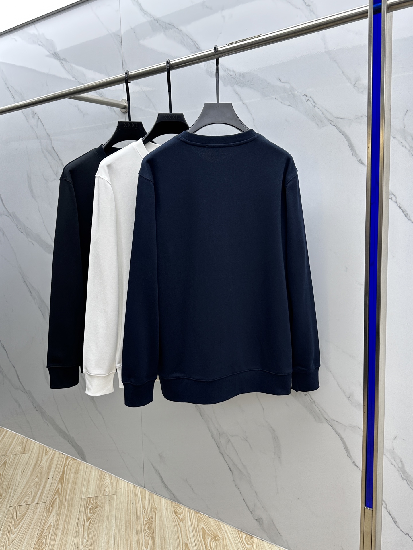 🆕GVC*纪梵希 25FW早秋新款圆领卫衣，男女同款！独特吸引人的眼球，这一款卫衣品相品质都在线，舒适度