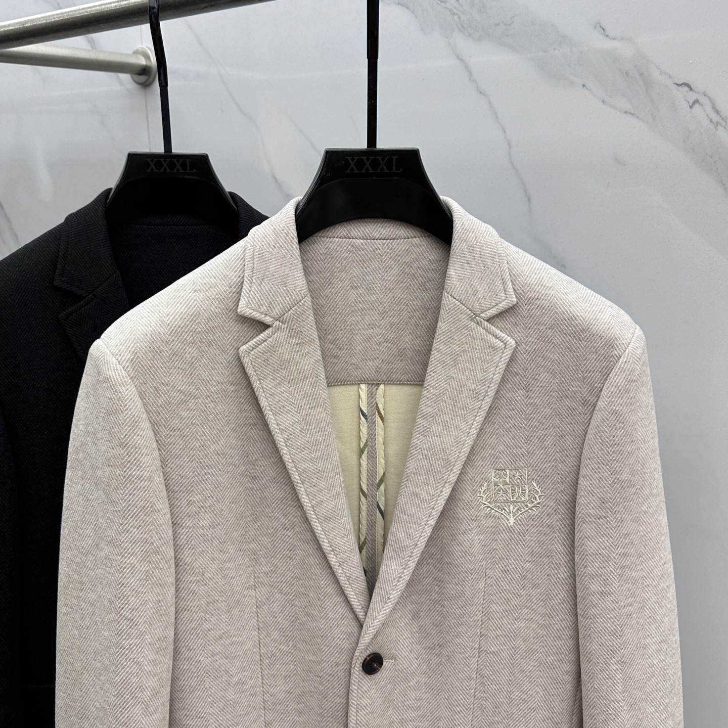 。 🆕lP🆕 ss早秋新款发布 lP🆕西装外套，秋季爆款西装外套，羊毛面料西装外套，穿上就是舒适自在又显