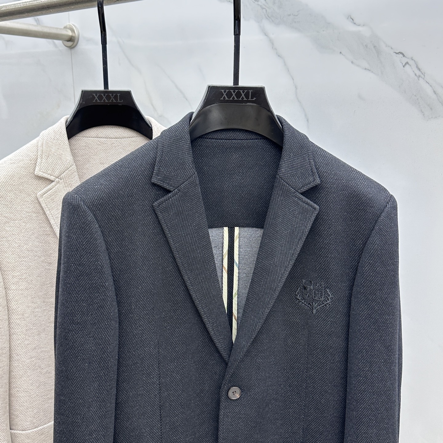 。 🆕lP🆕 ss早秋新款发布 lP🆕西装外套，秋季爆款西装外套，羊毛面料西装外套，穿上就是舒适自在又显