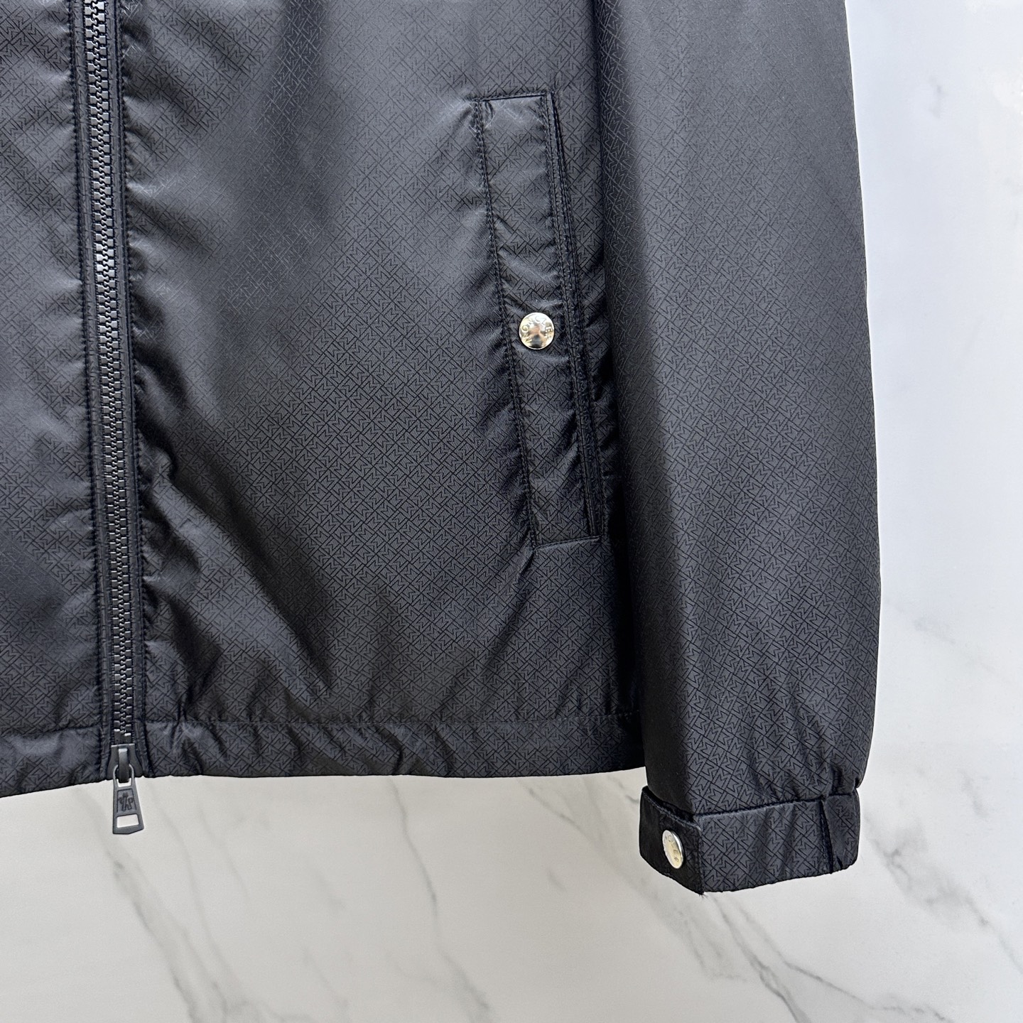 。 🆕Moner 蒙口 2025ss早秋新款发布 连帽夹克外套，秋季爆款提花面料夹薄棉设计外套，穿上就是