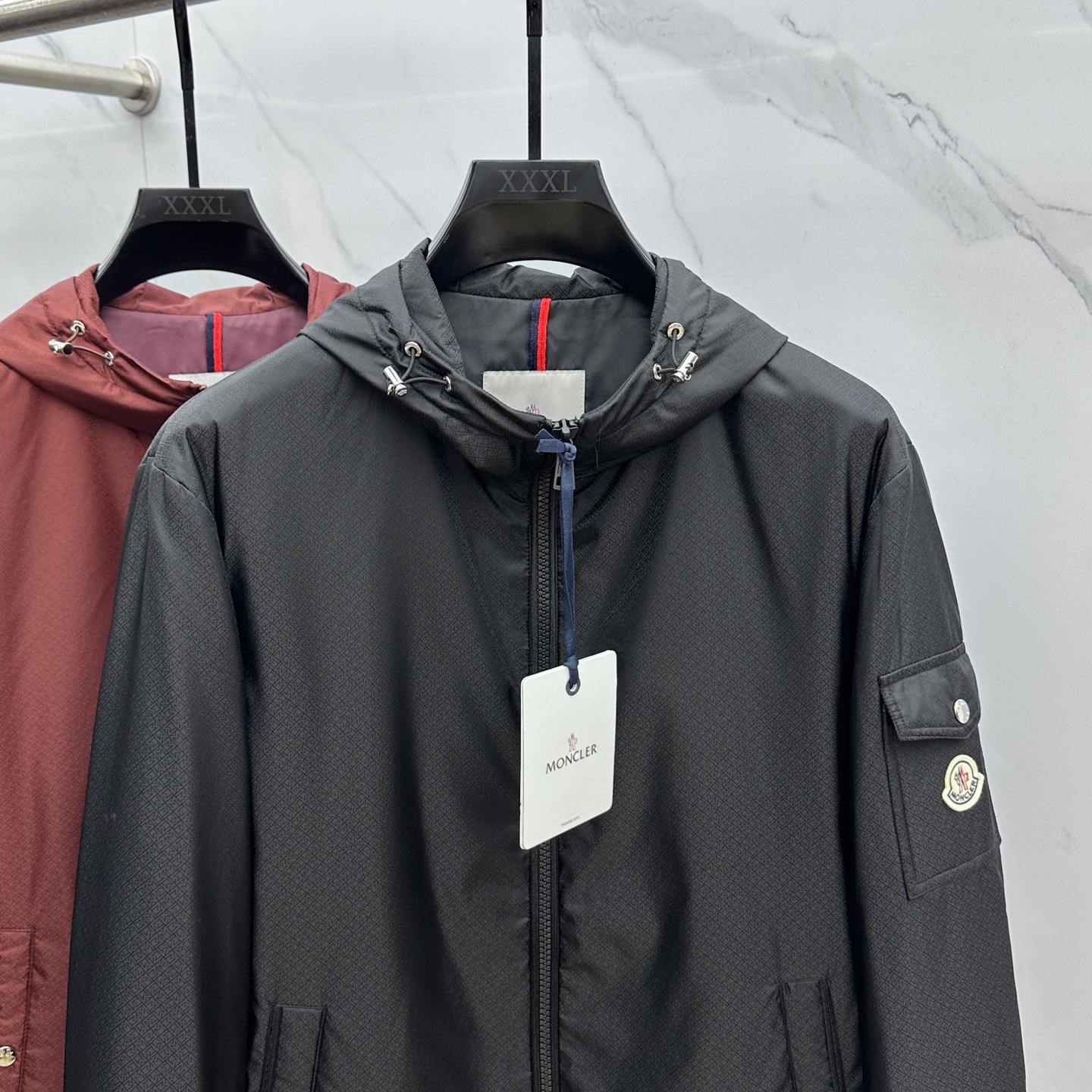 。 🆕Moner 蒙口 2025ss早秋新款发布 连帽夹克外套，秋季爆款提花面料夹薄棉设计外套，穿上就是