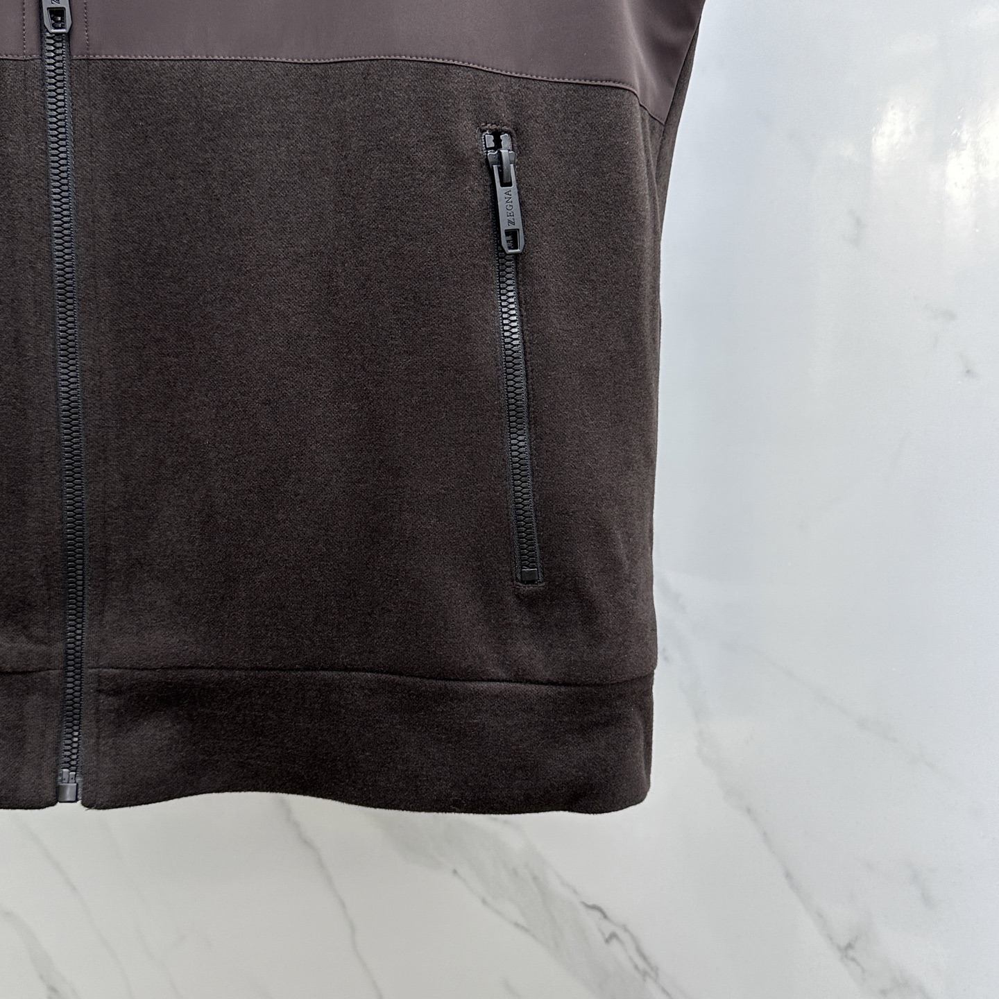 。 🆕ZEGNA*杰尼亚 2025ss早秋新款发布 杰尼亚连帽马甲外套，秋季爆款羊毛拼接马甲外套，穿上就