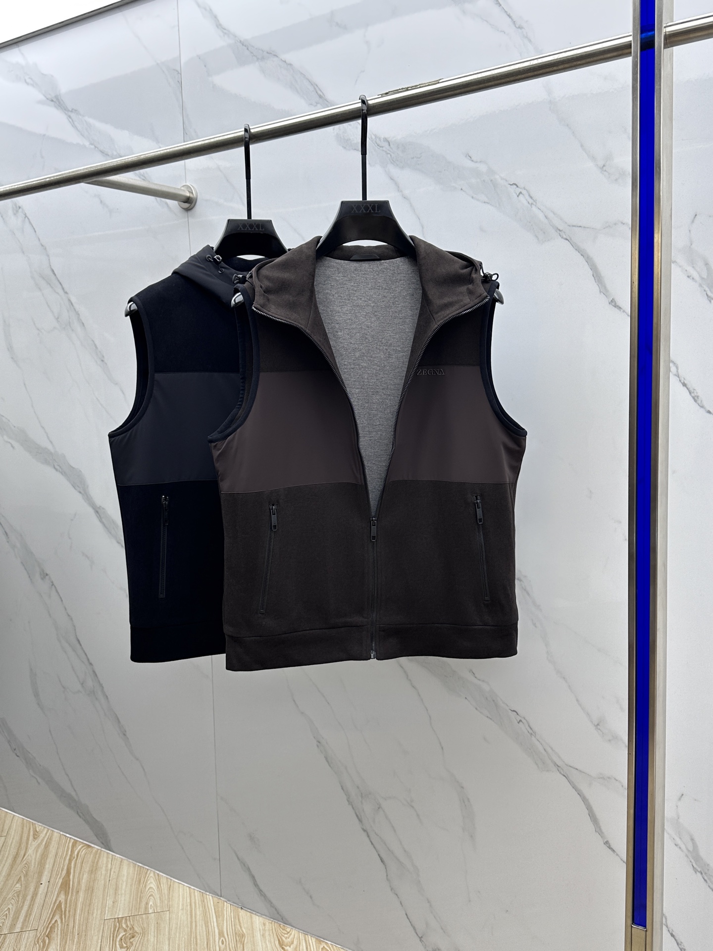 。 🆕ZEGNA*杰尼亚 2025ss早秋新款发布 杰尼亚连帽马甲外套，秋季爆款羊毛拼接马甲外套，穿上就