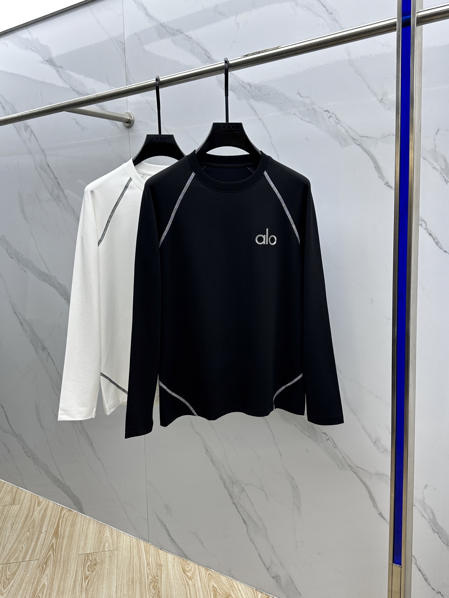 NO:563874,alo 2025SS autumn new cotton long-sleeved T-shirt, conveys elegant charm with seasonal colors, making it a good choice for daily matching. The logo on the chest implicitly marks the brand identity, the letters are three-dimensional craftsmanship, fine workmanship, fashionable and elegant, comfortable to the skin, complete with three standards xh Sizes M-3XL,, alexander wang19860909alo 2025SS秋季新款棉质长袖 T 恤,以当季色调传递典雅韵味,成就日常搭配佳选.胸前logo标识含蓄标注品牌身份,字母立体工艺、做工精细、时尚大气、贴肤舒适,三标齐全xh 尺码M-3XL,,alexander wang,Men's clothing